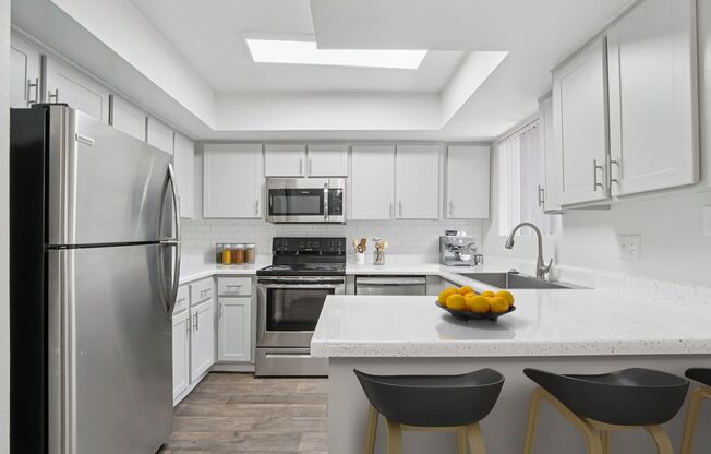 2 beds, 1.5 baths, 840 sqft, $1,349, Unit 2007