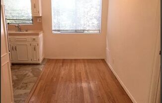 1438 S BARRINGTON AVE