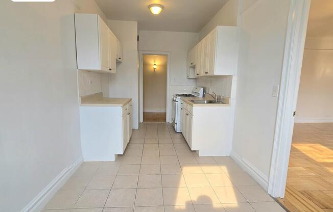 1 bed, 1 bath, $2,700, Unit 51C