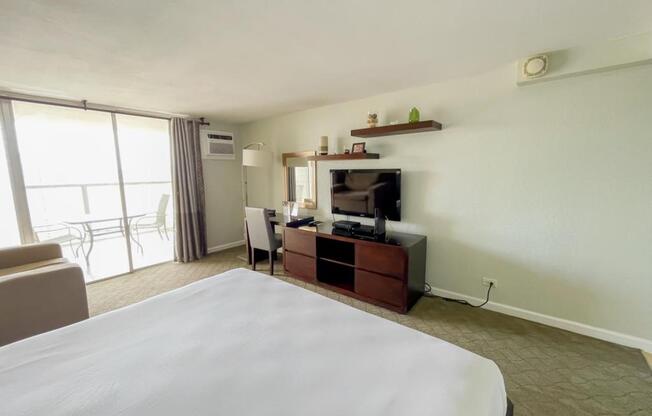 1 bed, 1 bath, 420 sqft, $2,080