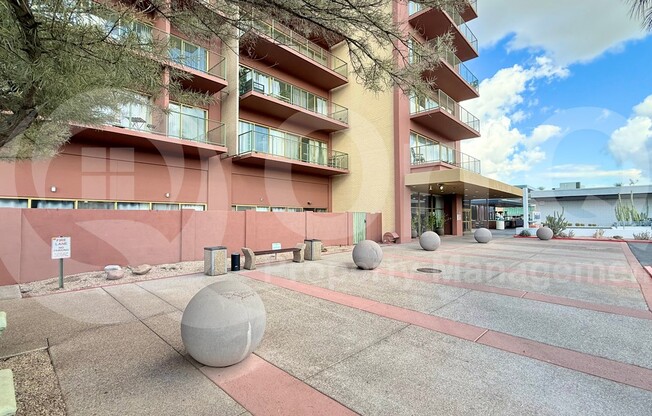 1 bed, 1 bath, 602 sqft, $2,000, Unit 16E