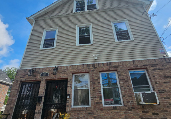 649 E 219 ST