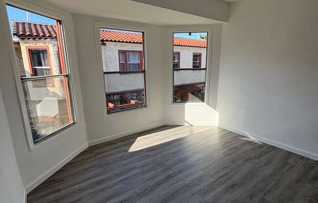 1 bed, 1 bath, 425 sqft, $1,695, Unit 11