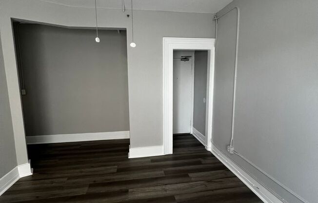 Studio, 1 bath, 380 sqft, $1,245, Unit 403
