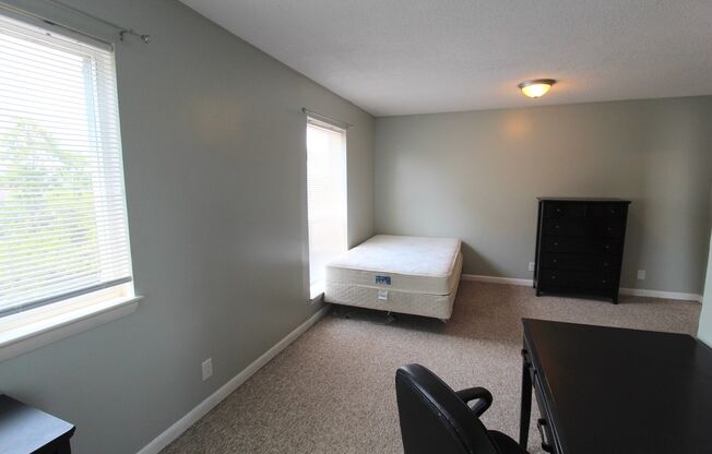 2 beds, 2 baths, $750