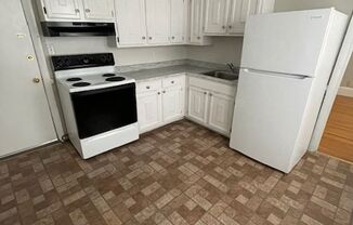 3 beds, 1 bath, $1,625, Unit 83 Sumner Ave Unit 7