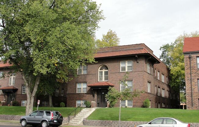 1329 Grand Ave