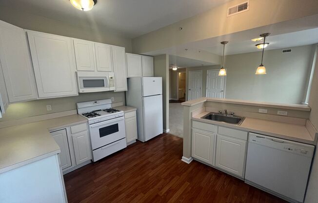 2 beds, 2 baths, 1,090 sqft, $1,775, Unit 201