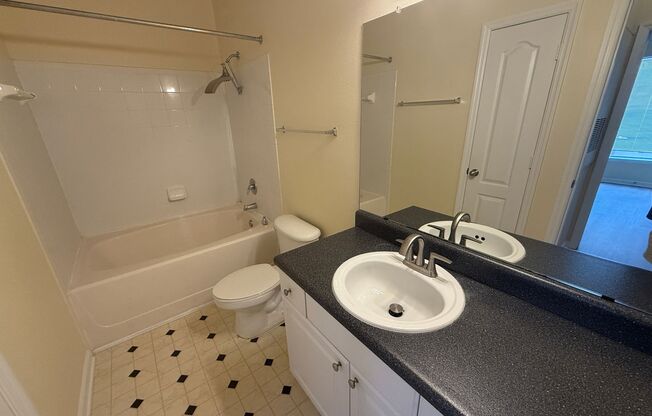 1 bed, 1 bath, $1,600