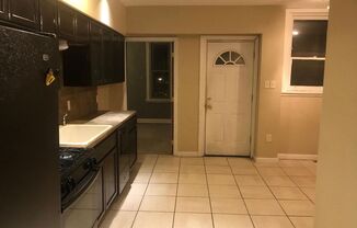 3 beds, 1 bath, $1,295, Unit Apt. 1