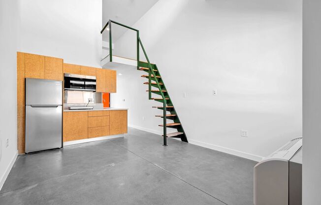Studio, 1 bath, 405 sqft, $1,945, Unit 665