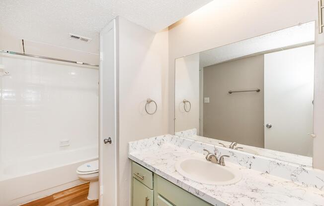 1 bed, 1 bath, 685 sqft, $890