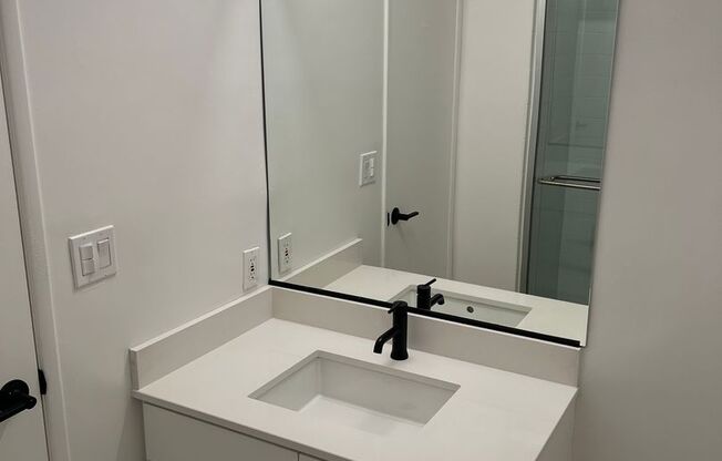 2 beds, 2 baths, 900 sqft, $3,395, Unit 40