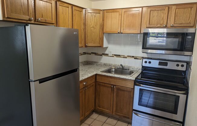 1 bed, 1 bath, 400 sqft, $895, Unit Apt A