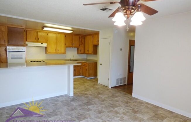 2 beds, 1 bath, 1,000 sqft, $1,625, Unit 5334 Castle St