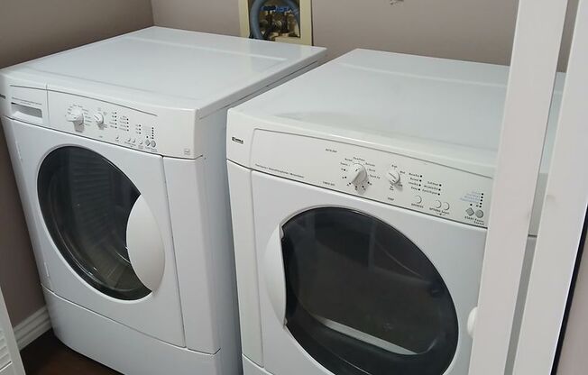 2 beds, 1 bath, 1,018 sqft, $1,700, Unit Hillpointe Rd. 1722