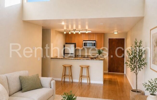 La Jolla/UTC, 8308 Regents Rd #3-O, Gated Development, Community Pool, Spa, Racquetball, Sauna, 2 Parking Spaces