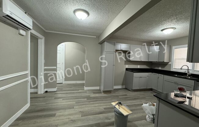 2 beds, 1 bath, $1,199