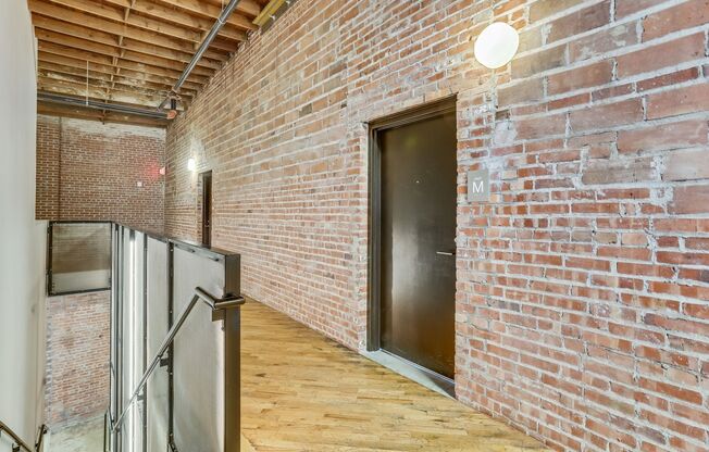 1 bed, 1 bath, 624 sqft, $950, Unit Loft K