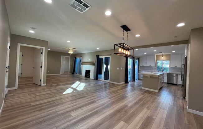 Upgraded Woodland Hills 2+2.5 plus 2 bonus rooms and Studio Guest House with kitchen and full bath!!