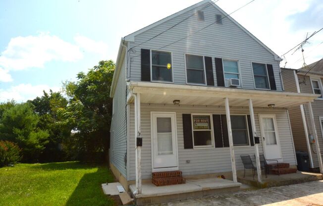 **Beautifully Updated 2-Bedroom Twin Home with Modern Amenities in Smyrna**