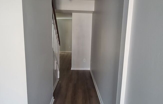 4 bedroom 2.5 bathroom townhouse