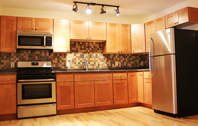 1 bed, 1 bath, $1,900, Unit APT 2