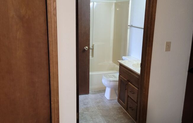 1 bed, 2 baths, 1,078 sqft, $1,179, Unit 1901-096
