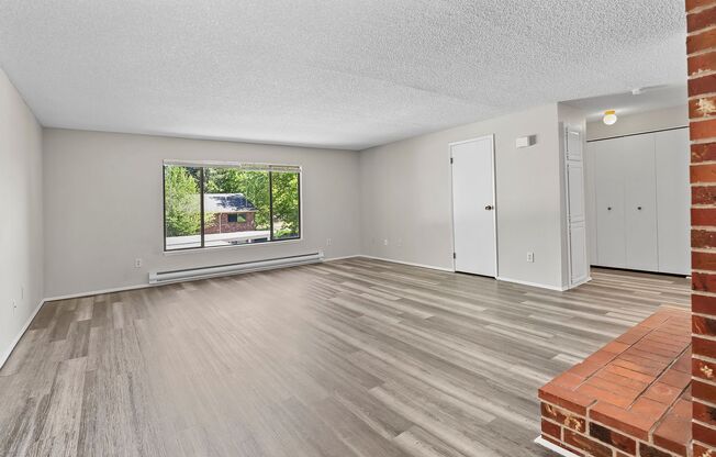 2 beds, 1.5 baths, 960 sqft, $1,395, Unit 12