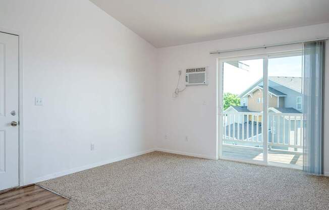 Center Pointe | Living Area