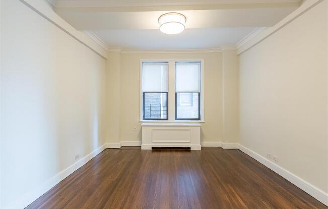 1 bed, 1 bath, $4,300, Unit 910