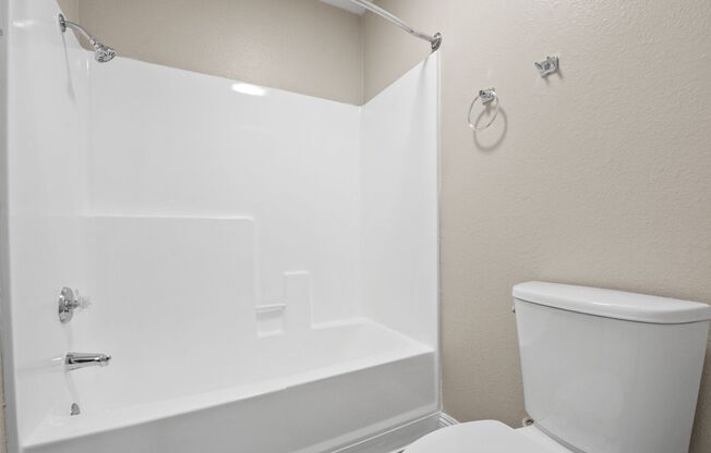 2 beds, 2 baths, 840 sqft, $1,750, Unit 210