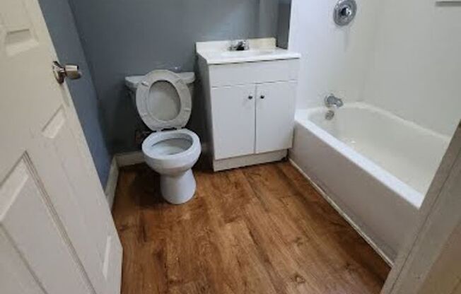 2 beds, 1 bath, $750