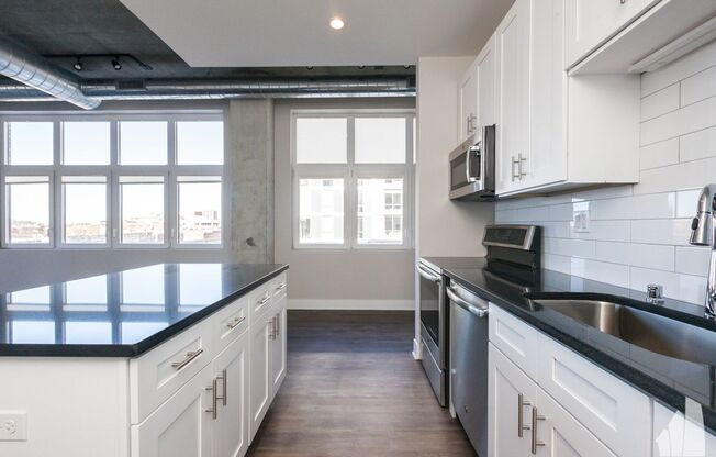 1 bed, 1 bath, 713 sqft, $2,750, Unit 3833-401