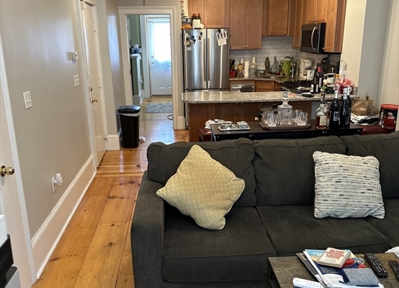 61 PUTNAM ST