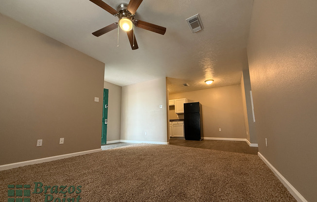 1 bed, 1 bath, 640 sqft, $825, Unit 220