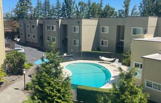 Sunny 1 bedroom, 1 bath Condo in Sandpoint!
