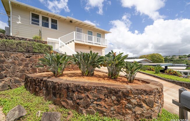 4 Bed + Den 3 Bath Multi-Family Home in Pearl City