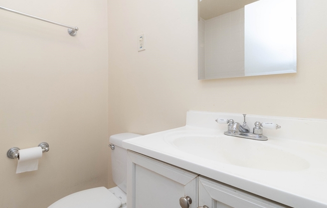 2 beds, 1 bath, 750 sqft, $2,900, Unit 36
