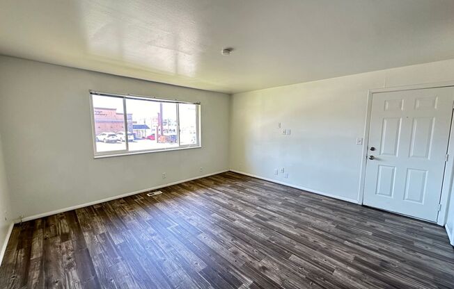 2 beds, 1 bath, 940 sqft, $1,295, Unit Unit 06