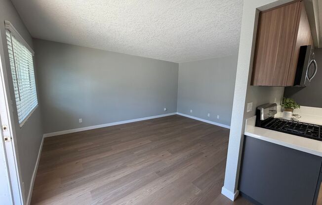 1 bed, 1 bath, 540 sqft, $2,110, Unit 360-12
