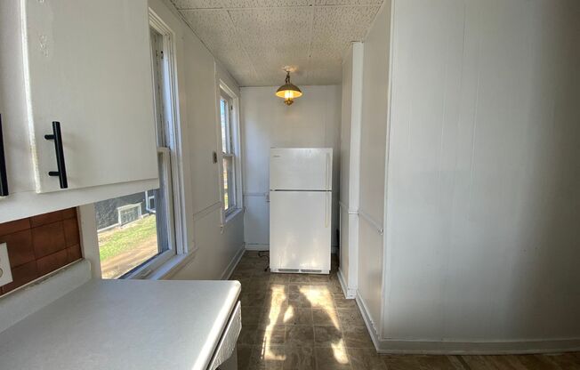 Studio, 1 bath, 575 sqft, $850, Unit UNIT 1