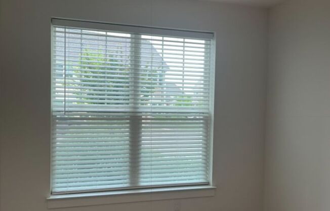 2 beds, 2 baths, 1,150 sqft, $1,760, Unit 10-1013