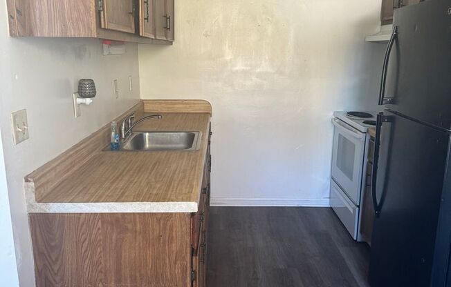 2 beds, 1 bath, 770 sqft, $1,200, Unit D