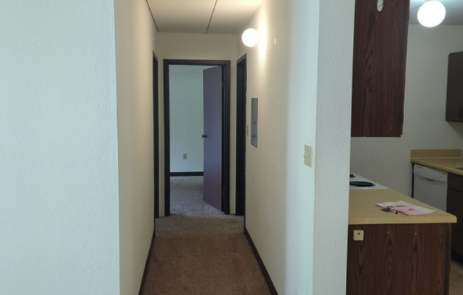 2 beds, 1.5 baths, 1,000 sqft, $1,050, Unit 106