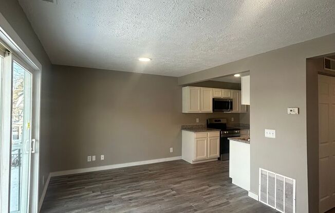 1 bed, 1 bath, 700 sqft, $799, Unit 925 - 06