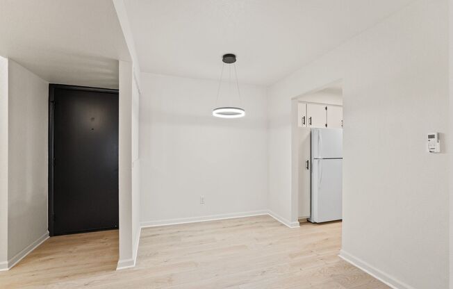 1 bed, 1 bath, 700 sqft, $875, Unit 203