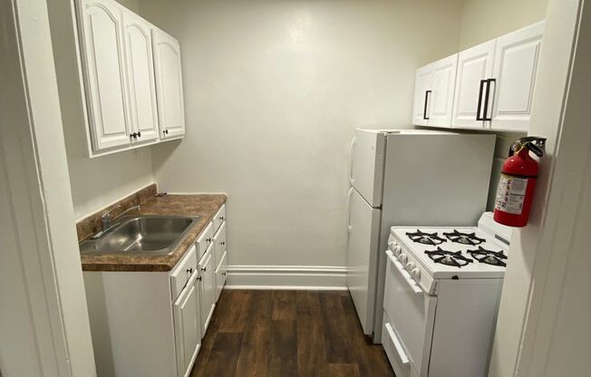 1 bed, 1 bath, 480 sqft, $1,900, Unit B02