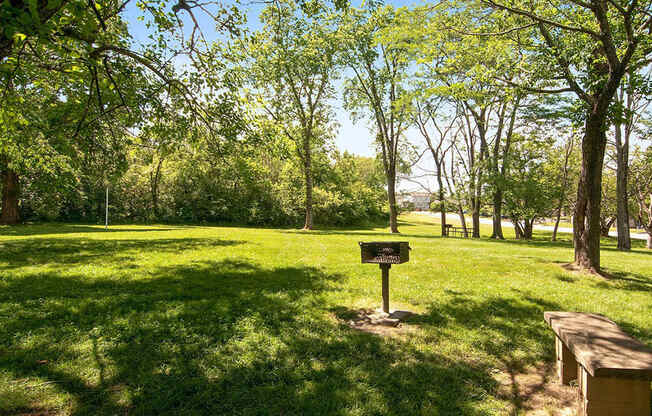 picnic area at Carriage Hill Apartment Homes