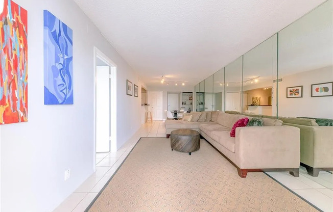 121 GOLDEN ISLES DR